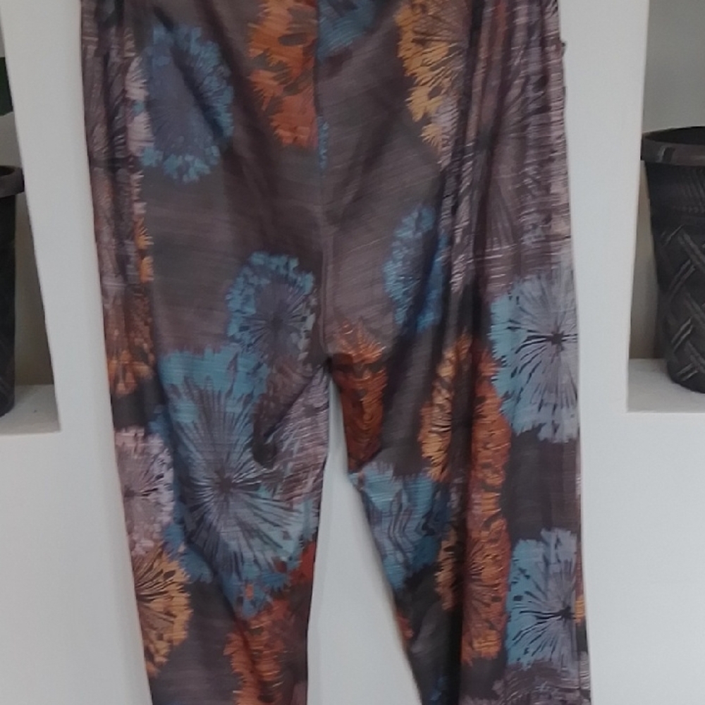 Colorful Floral Patterned Pants - Picture 7 of 8